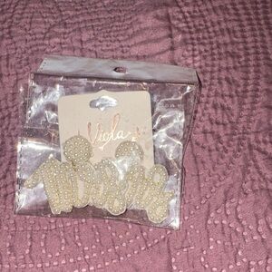 Viola White Beaded Hair Clip